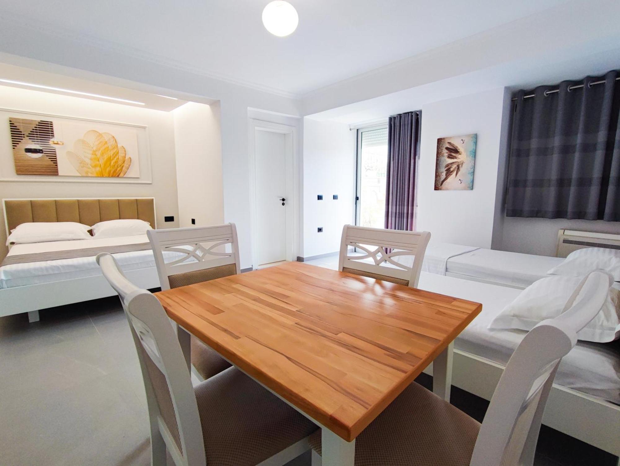 Comfort Villa Vlore Exterior photo
