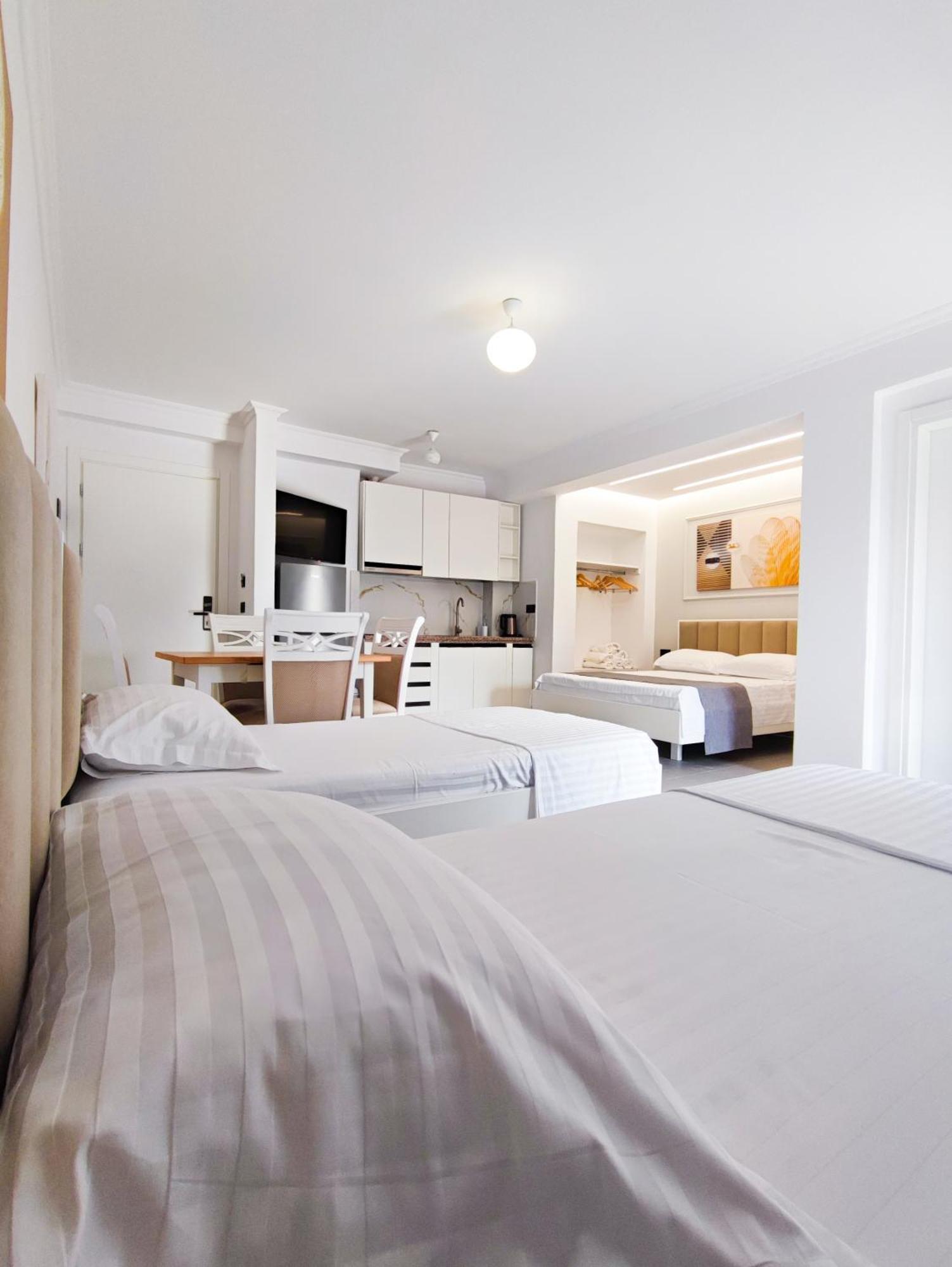 Comfort Villa Vlore Exterior photo