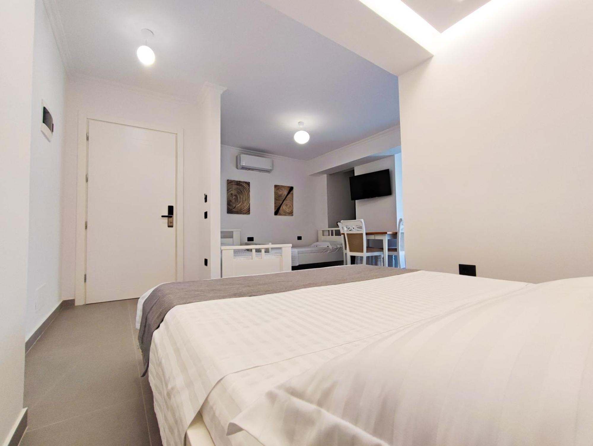 Comfort Villa Vlore Exterior photo
